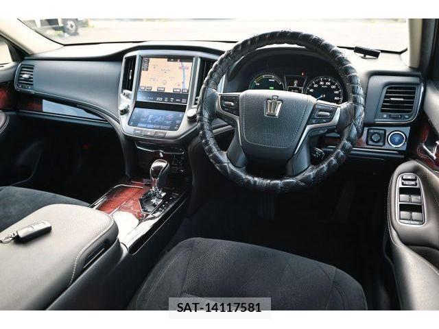 Toyota CROWN HYBRID 2016-03 8691917-2