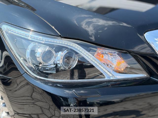 Toyota CROWN MAJESTA 2013-10 8646948-11