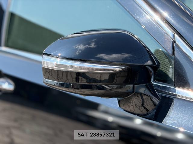 Toyota CROWN MAJESTA 2013-10 8646948-18