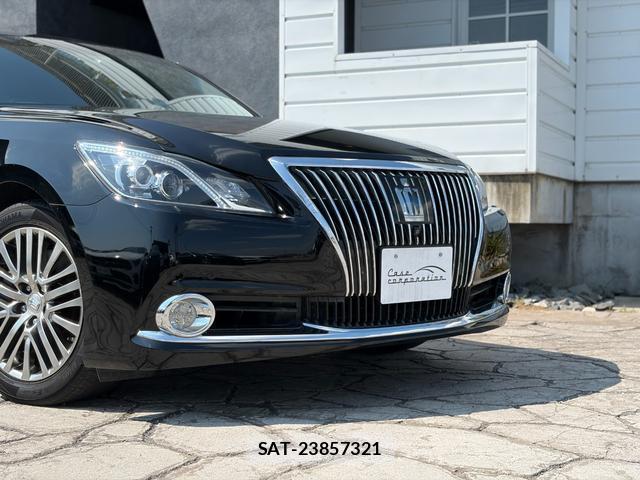 Toyota CROWN MAJESTA 2013-10 8646948-7