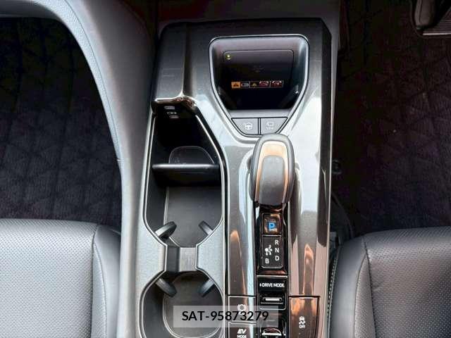 Toyota CROWN 2024-01 8690386-17