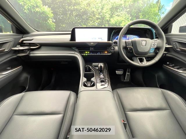 Toyota CROWN 2025-03 8690817-1