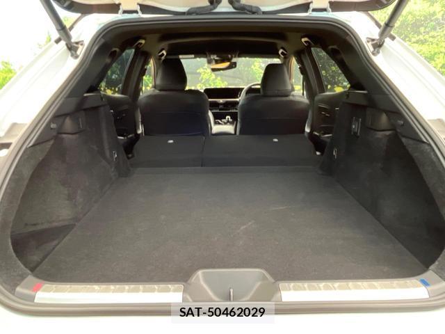 Toyota CROWN 2025-03 8690817-9