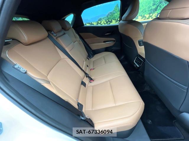 Toyota CROWN 2024-06 8690824-9
