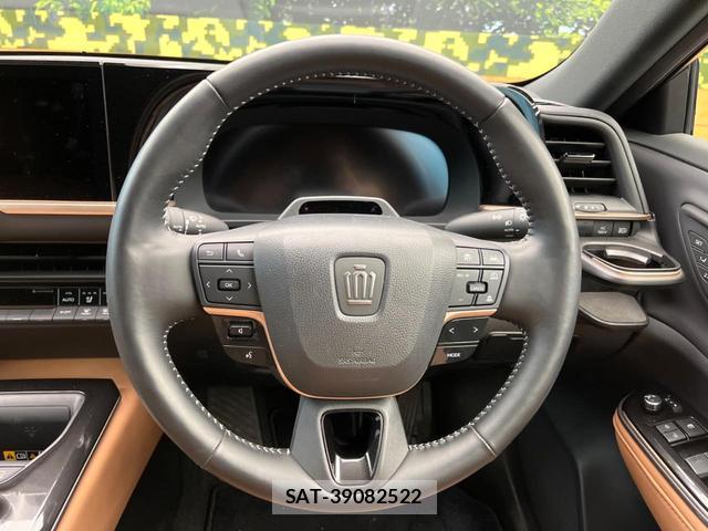 Toyota CROWN 2024-09 8690825-10