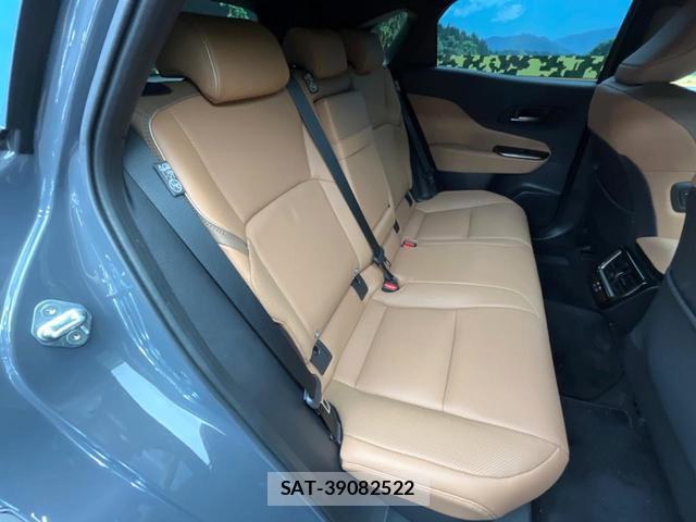 Toyota CROWN 2024-09 8690825-8