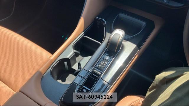 Toyota CROWN 2024-10 8691307-14