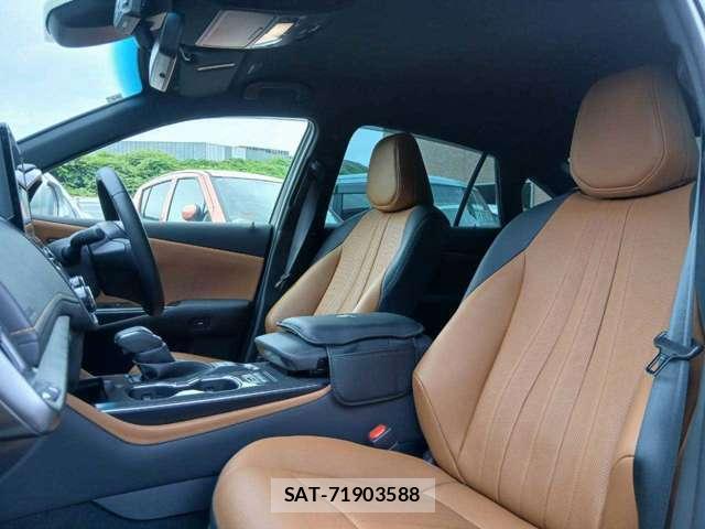 Toyota CROWN 2022-01 8690366-10