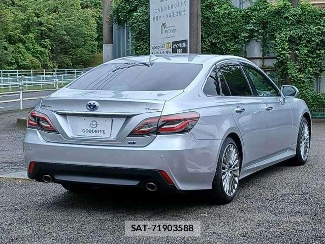 Toyota CROWN 2022-01 8690366-4