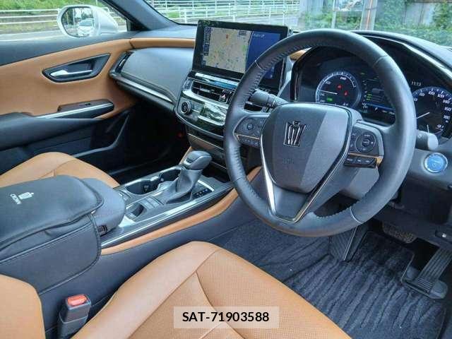 Toyota CROWN 2022-01 8690366-9
