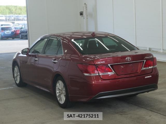 Toyota CROWN 2015-08 8690944-1
