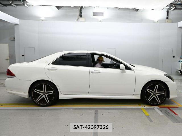 Toyota CROWN 2012-04 8691664-10