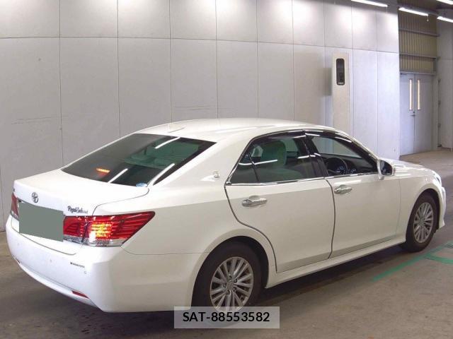 Toyota CROWN 2016-03 8691871-1