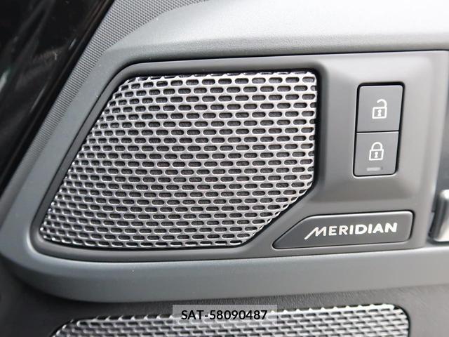 Land Rover DEFENDER 2023-11 8690771-12