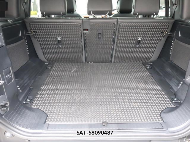 Land Rover DEFENDER 2023-11 8690771-16