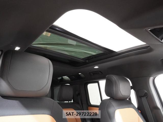 Land Rover DEFENDER 2023-07 8691822-2