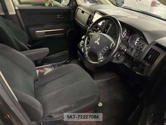 Mitsubishi DELICA 2018-03 8691548-11