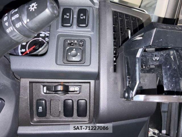 Mitsubishi DELICA 2018-03 8691548-13