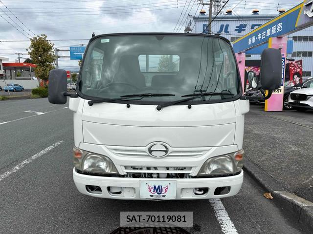 Hino DUTRO 2011-12 8690979-11
