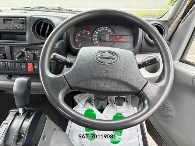 Hino DUTRO 2011-12 8690979-16