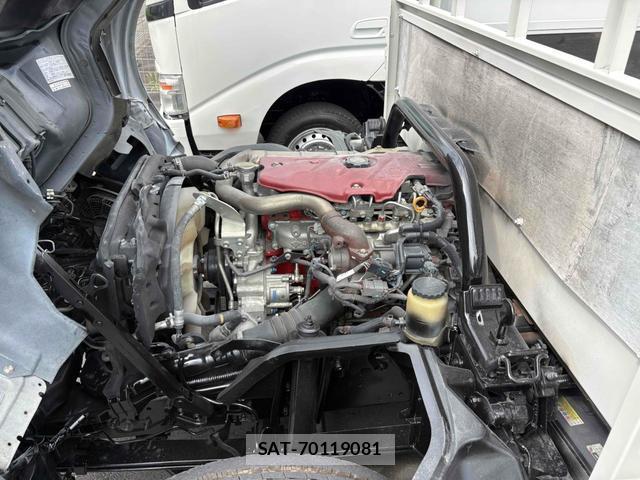 Hino DUTRO 2011-12 8690979-3