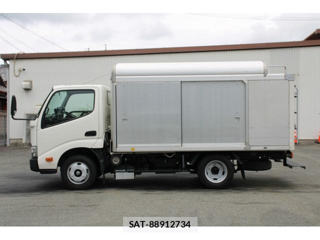 Hino DUTRO 2018-04 8691010-3