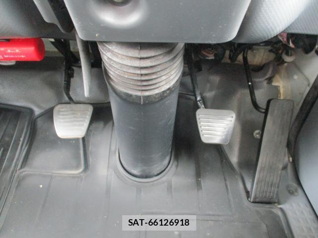 Isuzu ELF TRUCK 2018-05 8690325-7