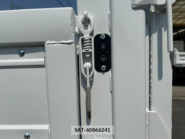 Isuzu ELF TRUCK 2010-05 8690660-19