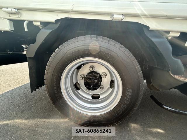 Isuzu ELF TRUCK 2010-05 8690660-9
