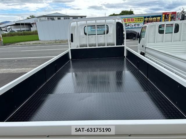 Isuzu ELF TRUCK 2012-09 8690661-18