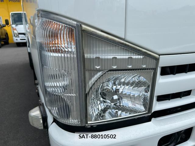 Isuzu ELF TRUCK 2013-11 8690663-1