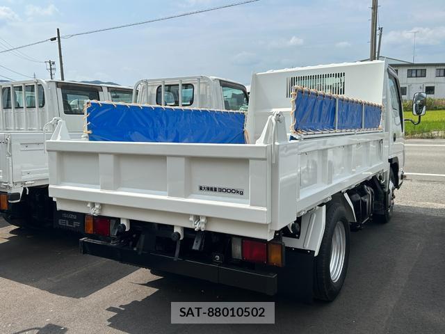 Isuzu ELF TRUCK 2013-11 8690663-12