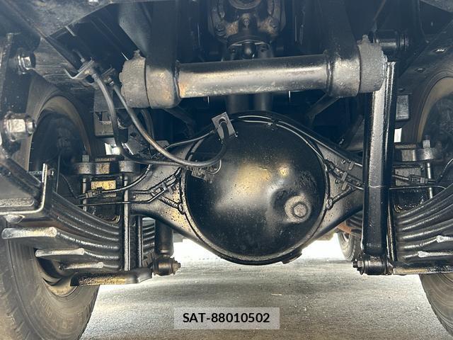 Isuzu ELF TRUCK 2013-11 8690663-14