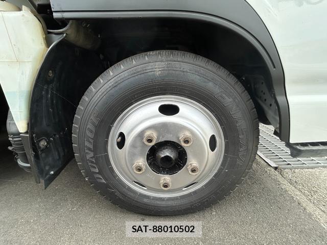 Isuzu ELF TRUCK 2013-11 8690663-18