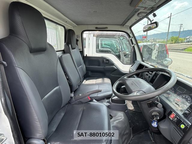 Isuzu ELF TRUCK 2013-11 8690663-19