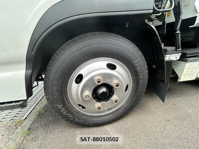 Isuzu ELF TRUCK 2013-11 8690663-9