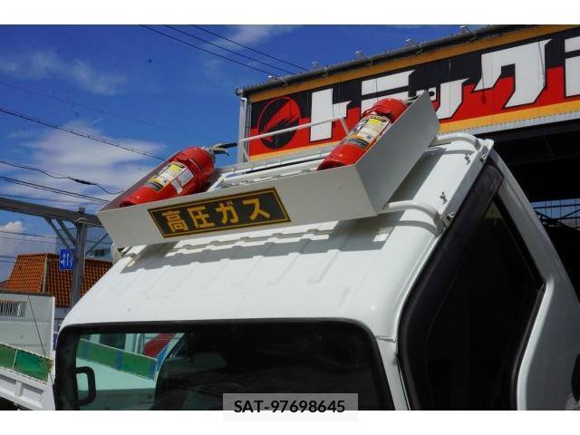 Isuzu ELF TRUCK 2013-04 8690827-12