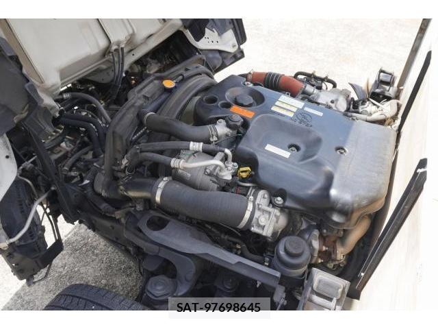 Isuzu ELF TRUCK 2013-04 8690827-13