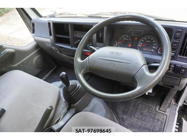 Isuzu ELF TRUCK 2013-04 8690827-2