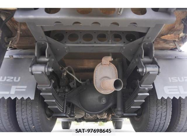 Isuzu ELF TRUCK 2013-04 8690827-6