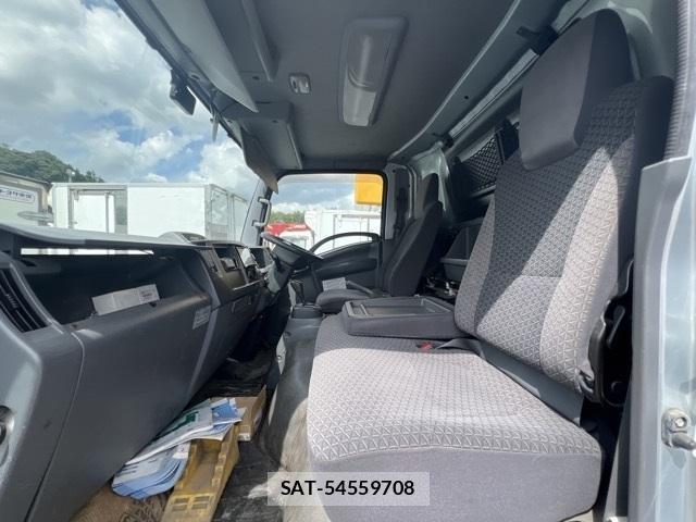 Isuzu ELF TRUCK 2019-06 8691190-3