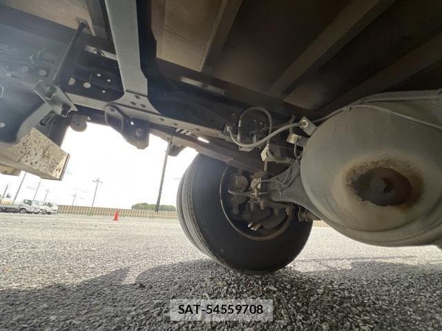 Isuzu ELF TRUCK 2019-06 8691190-6