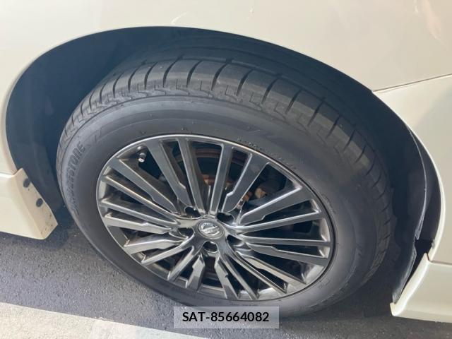Nissan ELGRAND 2014-12 8690799-13