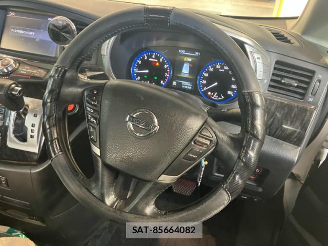 Nissan ELGRAND 2014-12 8690799-16