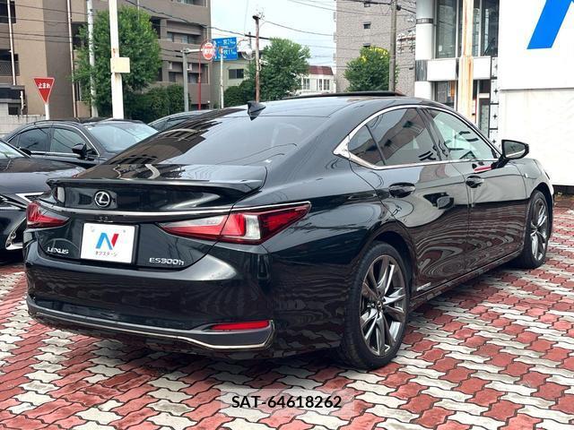 Lexus ES 2019-09 8690780-16