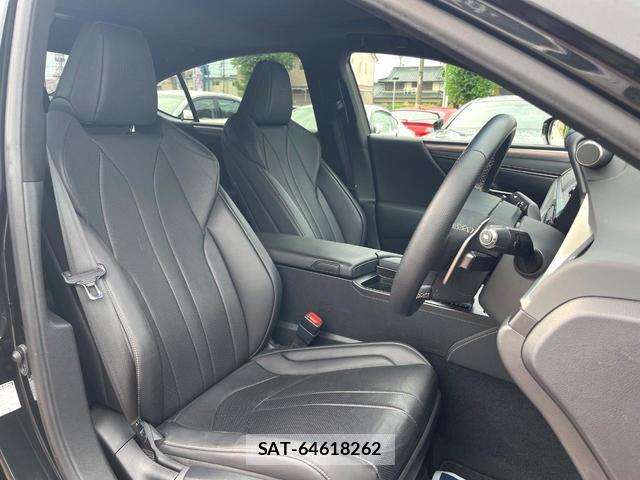 Lexus ES 2019-09 8690780-7