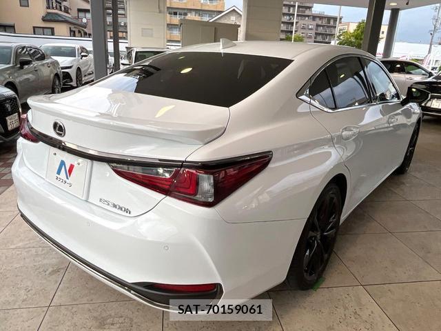 Lexus ES 2023-08 8691780-17