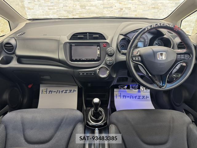 Honda FIT HYBRID 2012-08 8691592-10