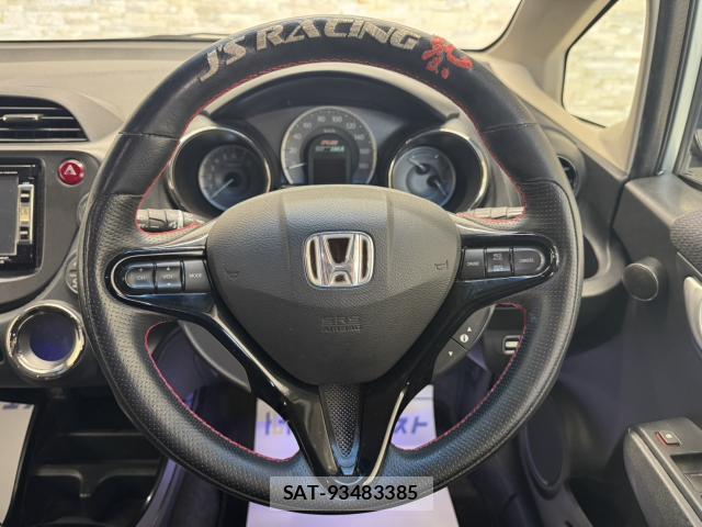 Honda FIT HYBRID 2012-08 8691592-13