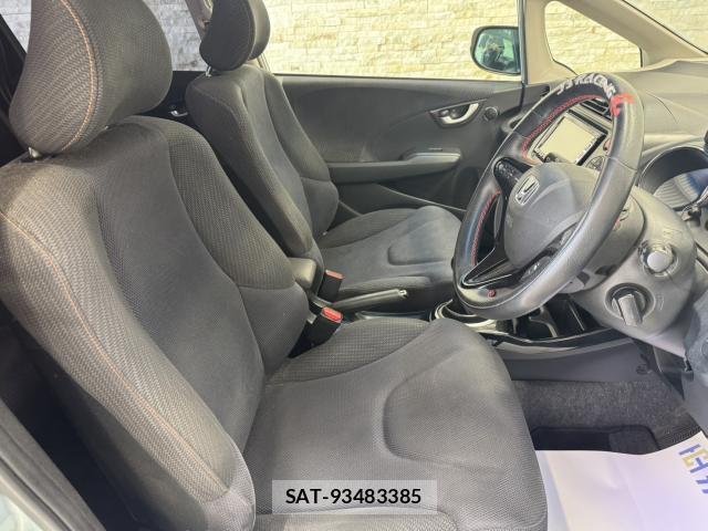 Honda FIT HYBRID 2012-08 8691592-4